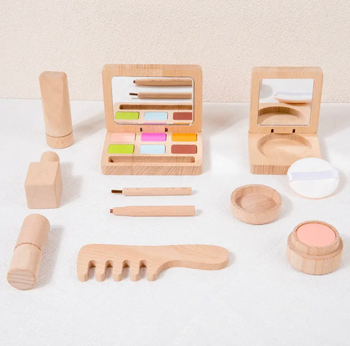 Wooden Make-Up Set